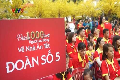 TP.HCM: Tiễn 1.000 công nhân tiêu biểu về nhà ăn Tết