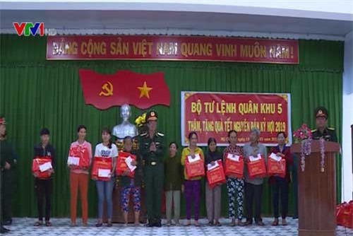 Bộ Tư lệnh Quân khu 5 trao hơn 90.000 suất quà Tết cho người nghèo
