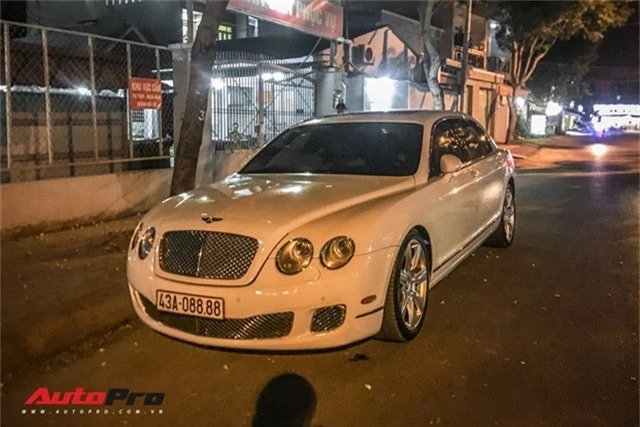 Bentley Continental Flying Spur của đại gia Đà Nẵng cũ nhưng vẫn nổi bật nhờ chi tiết này - Ảnh 2.