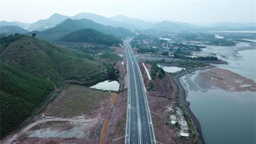 Chính thức khai thác cao tốc 12.000 tỷ Hạ Long - Vân Đồn