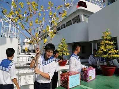 Đón Xuân trên những 'ngôi nhà' giữa biển khơi