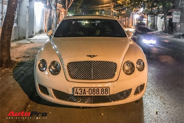 Bentley Continental Flying Spur của đại gia Đà Nẵng cũ nhưng vẫn nổi bật nhờ chi tiết này