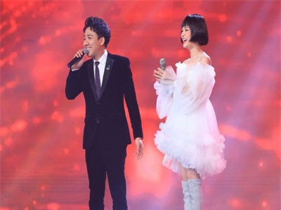 Hết mai mối Anh Đức cho Hiền Hồ, Trấn Thành tiếp tục gợi nhắc Hồ Quang Hiếu với Bảo Anh