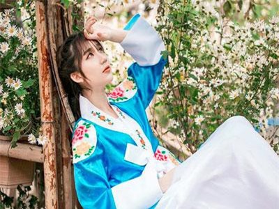 'Hot girl quân nhân' xinh đẹp, hát hay chỉ đặt tiêu chuẩn bạn trai... 'cao là được'