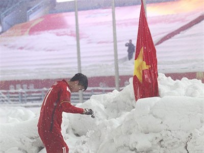 Duy Mạnh cắm cờ trên tuyết được chọn là khoảnh khắc ấn tượng nhất của thể thao Việt Nam năm 2018