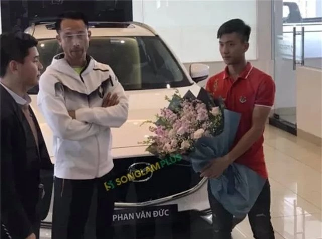 phan văn đức tậu xe hơi.jpeg