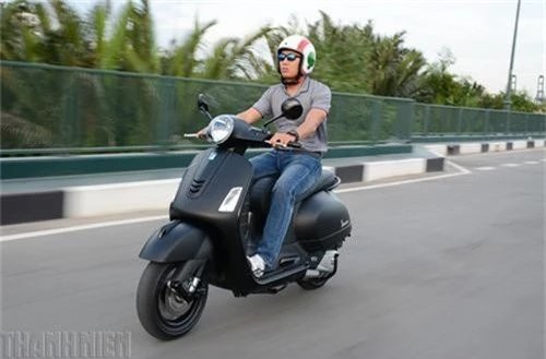 Đánh giá Vespa GTS Notte 150: Cá tính thời trang, vận hành êm ái - ảnh 1