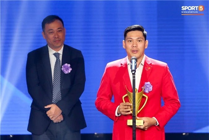 Duy Mạnh cắm cờ trên tuyết được chọn là khoảnh khắc ấn tượng nhất của thể thao Việt Nam năm 2018 - Ảnh 9. Duy Mạnh cắm cờ trên tuyết được chọn là khoảnh khắc ấn tượng nhất của thể thao Việt Nam năm 2018 - Ảnh 9.