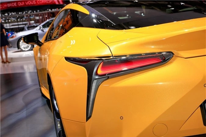 2019-lexus-lc-limited-edition-ra-mat-paris-5.jpg