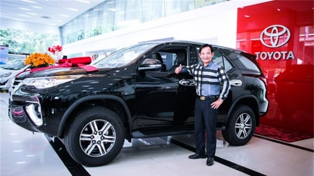 Sao Việt lên đời ô tô đón Tết: Giản dị hay nổi trội? - 8 Sao Việt lên đời ô tô đón Tết: Giản dị hay nổi trội? - 8
