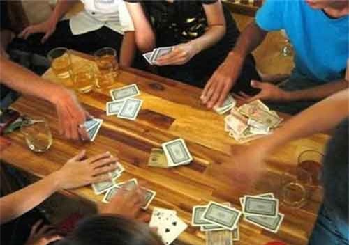 B&#x1ED9; C&#xF4;ng an gi&#x1EA3;i &#x111;&#xE1;p th&#x1EAF;c m&#x1EAF;c v&#x1EC1; x&#x1EED; l&#xFD; h&#xE0;nh vi &#x111;&#xE1;nh b&#x1EA1;c