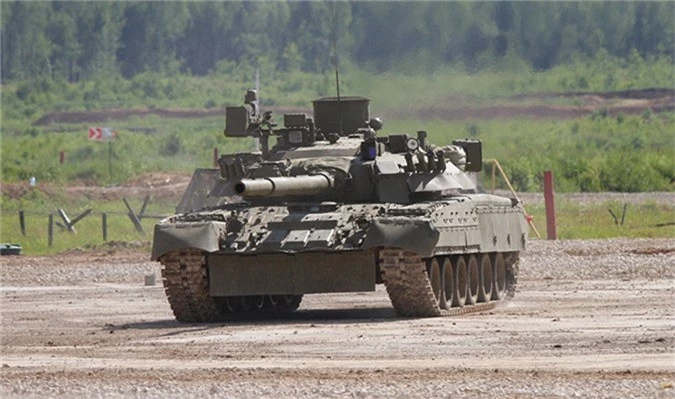So hai T-72, T-90 Nga, Ukraine rao riet hoi sinh “tang bay” T-80-Hinh-11