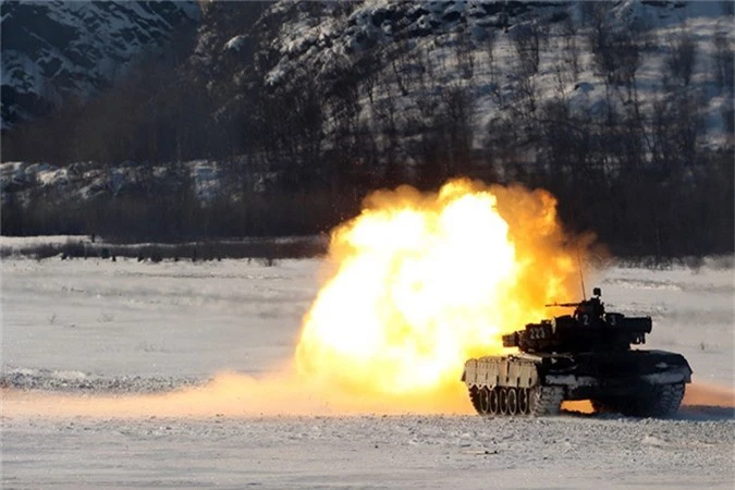 So hai T-72, T-90 Nga, Ukraine rao riet hoi sinh “tang bay” T-80-Hinh-14
