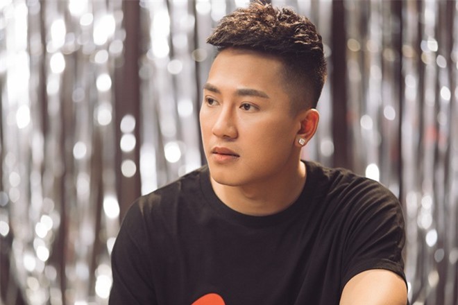 Sau 10 năm thăng trầm, lần đầu tiên Châu Khải Phong được đón Giao thừa bên gia đình