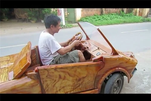 Chiếc xe bằng gỗ được mô phỏng theo Lamborghini gây xôn xao.