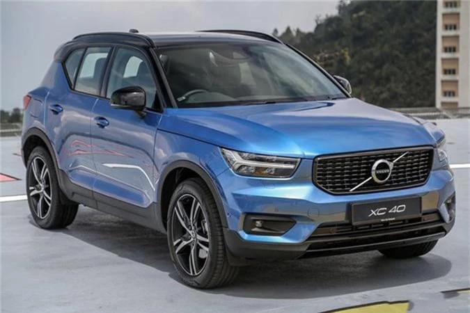 Ngắm Volvo XC40 giá 1,4 tỷ đồng tại Malaysia, sắp về Việt Nam. Mẫu xe Volvo XC40 vừa chính thức giới thiệu tới khách hàng Malaysia dưới dạng xe lắp ráp, giá bán 255.888 RM (khoảng 1,4 tỷ đồng). Mẫu xe này dự tính sẽ được về Việt Nam trong năm 2019. (CHI TIẾT)