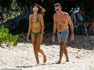 Duncan Bannatyne phong độ bên vợ kém 32 tuổi