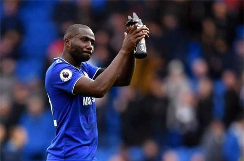 Trung vệ: Sol Bamba (Cardiff).