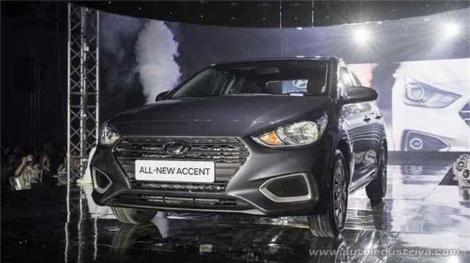 Chi tiết Hyundai Accent 2019 giá bán từ 330 triệu đồng ở Đông Nam Á. Hyundai Accent 2019 mở bán tại thị trường Philippines có giá bán khởi điểm từ 750.000 Php (khoảng 330 triệu đồng) cho phiên bản 1.4 GL MT (không có túi khí). (CHI TIẾT)