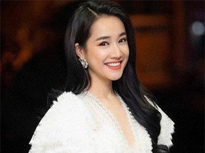 Nhã Phương và loạt sao nữ sinh 'Heo vàng' trong năm Kỷ Hợi