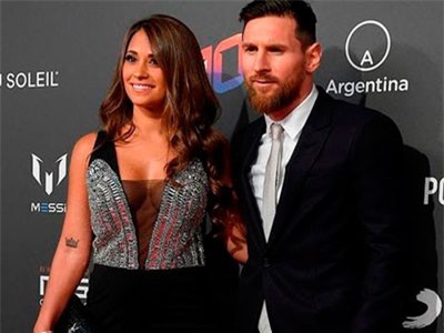 Dàn sao Barcelona vui vẻ tới ủng hộ buổi biểu diễn vinh danh Messi