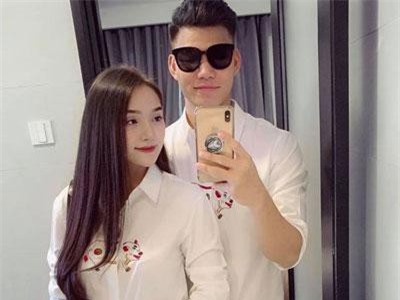 Đặng Văn Lâm khoe thân hình 'cực phẩm', Văn Thanh đẹp trai tựa 'soái ca' đón Tết