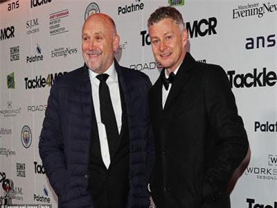 Solskjaer bất ngờ chạm mặt Guardiola ở bữa tiệc của Kompany