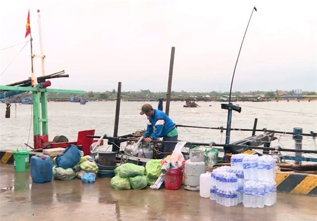 Phú Yên: Hàng trăm ngư dân vui đón Tết trên biển