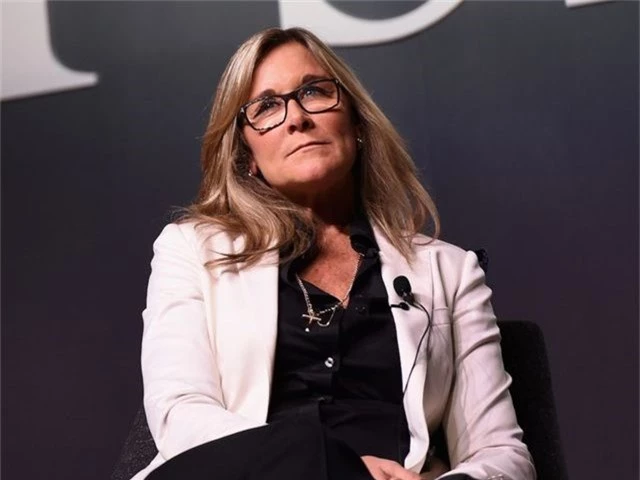 Angela Ahrendts