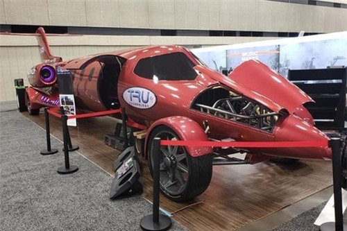 Kỳ lạ chiếc 'limosine lai phản lực' trị giá hơn 115 tỷ đồng