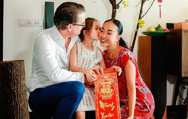 Đoan Trang kể chuyện Tết Ta – Tết Tây và bữa ăn nhà chồng không thể quên lần đầu về với tư cách dâu mới