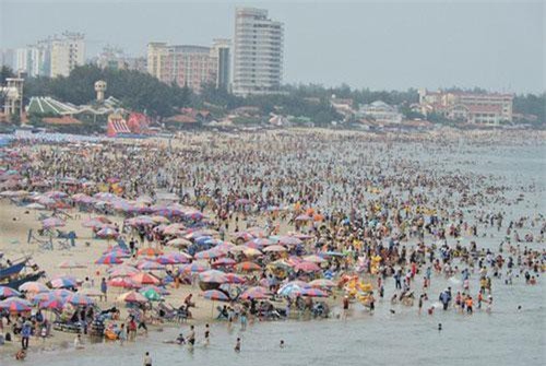 Nhiều điểm du lịch quá tải những ngày Tết