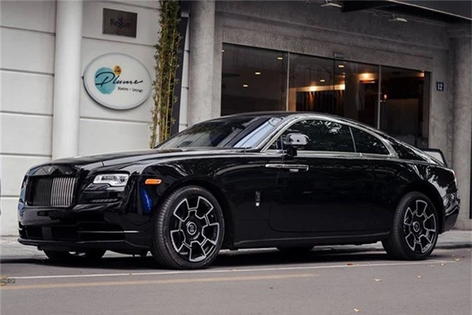 Rolls-Royce Ghost chở đào chơi Tết, Rolls-Royce Ghost, Rolls-Royce Ghost Black Badge,