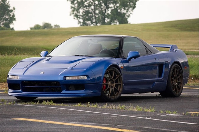 Chiêm ngưỡng những mẫu xe đình đám của thập niên 90