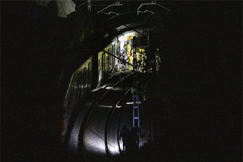 Tai nạn đường sắt tại Tây Ban Nha, 100 người bị thương