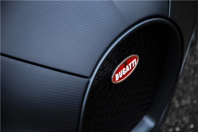 bugatti-chiron-sport-110-ans-bugatti-7.jpg