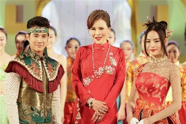 Chân dung “bóng hồng” hoàng gia tranh cử thủ tướng Thái Lan - 9