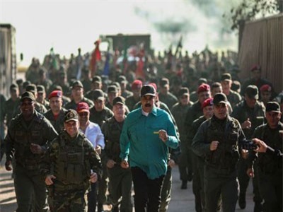 M&#x1EF9; ti&#x1EBF;p c&#x1EAD;n, k&#xEA;u g&#x1ECD;i binh s&#x129; Venezuela &#x111;&#xE0;o ng&#x169;