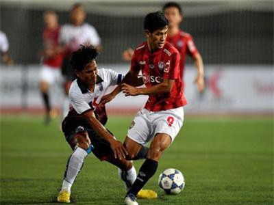 Đặng Văn Lâm dự bị, Muangthong United thất bại trên đất Campuchia