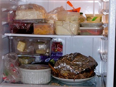 5 dấu hiệu cảnh báo bạn nên vứt bỏ thức ăn thừa