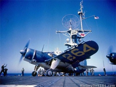 Choáng với loạt ảnh sức mạnh tàu sân bay Mỹ trong CTTG 2