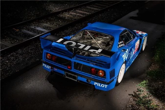 Thiết kế đuôi xe Ferrari F40 LM