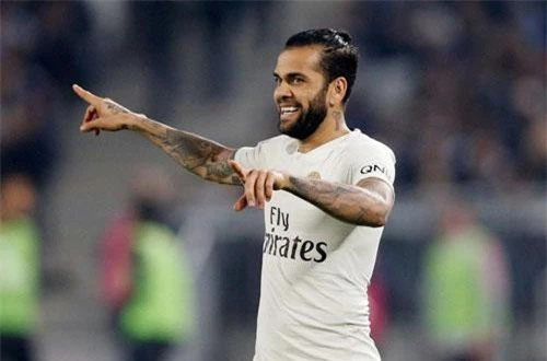 Hậu vệ phải: Dani Alves (Paris Saint-Germain).