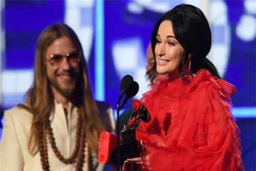 Lễ trao giải Grammy 2019: Ca sĩ đồng quê Kacey Musgraves nhận giải Album của năm
