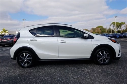 9. Toyota Prius C LE 2019.