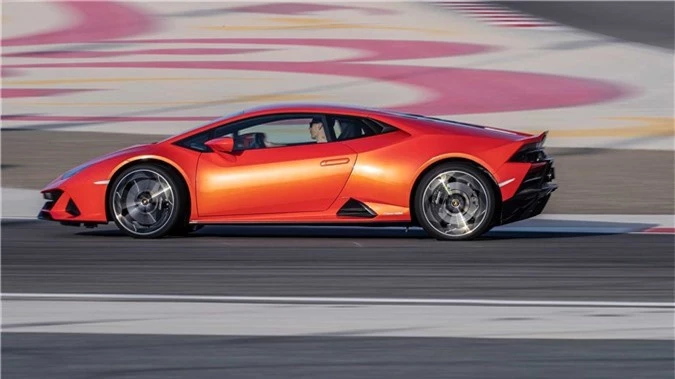 2020-lamborghini-huracan-evo-danh-gia-10.jpg