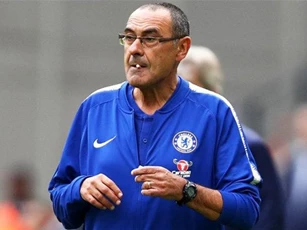 HLV Sarri thừa nhận nguy cơ bị sa thải sau khi Chelsea thua tan nát Man City