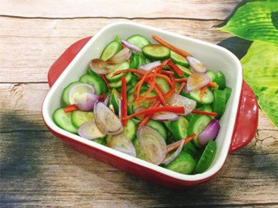 Cách làm món salad dưa chuột sốt xì dầu