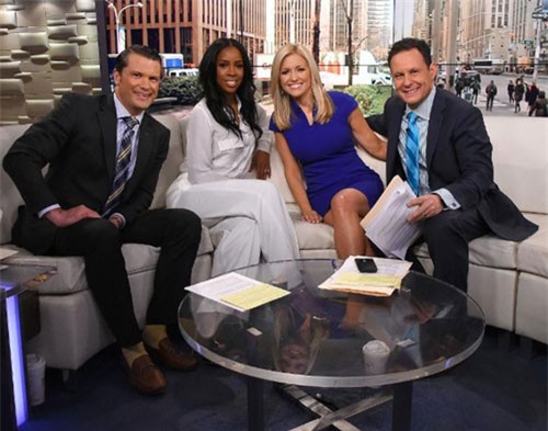 MC truyền hình Mỹ thừa nhận 10 năm không rửa tay