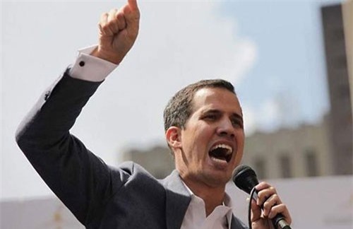 Tổng thống tự phong Venezuela bị nghi nhận tiền bất hợp pháp từ nước ngoài